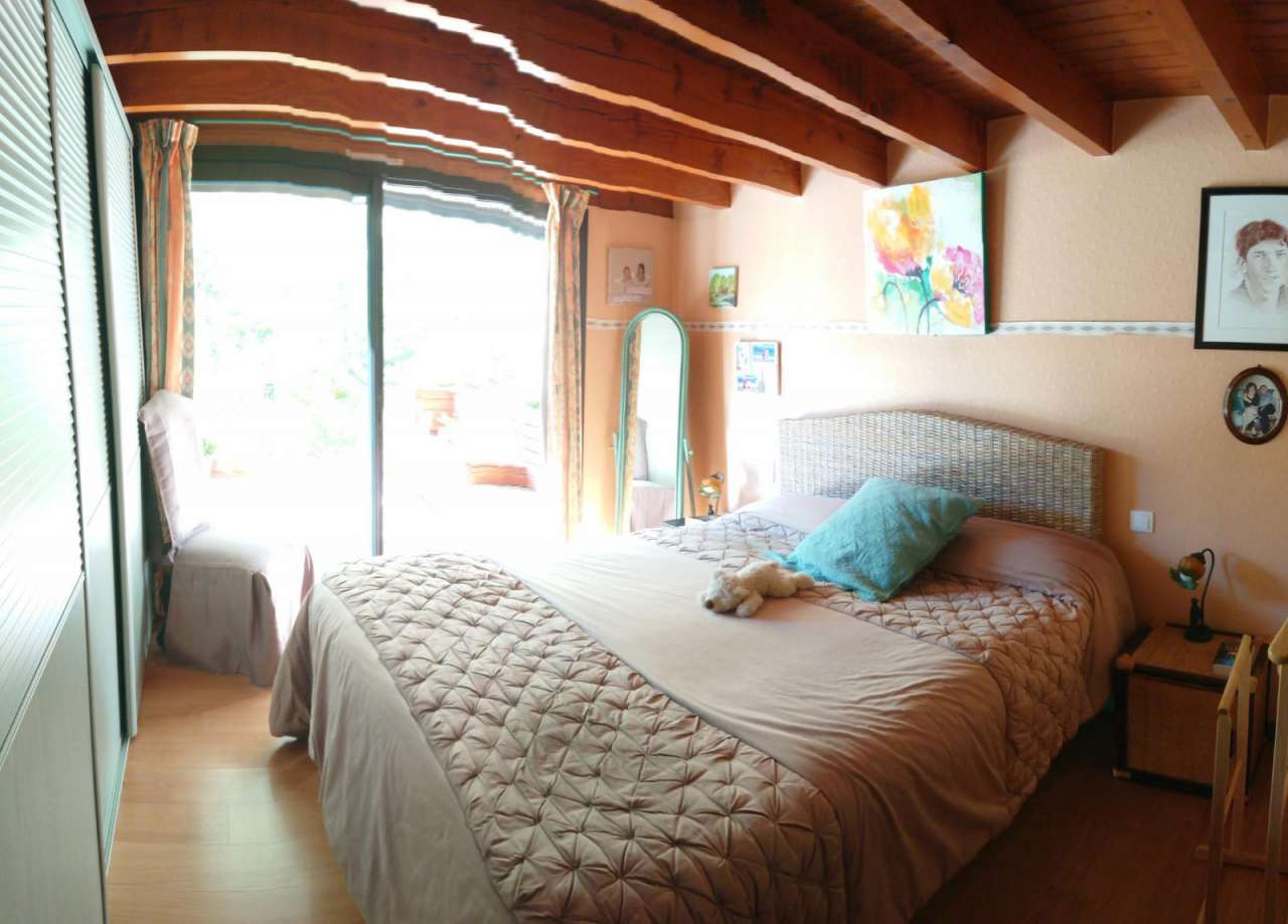 Well maintained apartment with five bedrooms in Ariege in the holiday and s