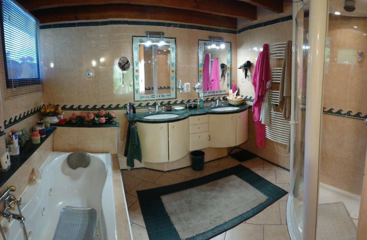 Well maintained apartment with five bedrooms in Ariege in the holiday and s