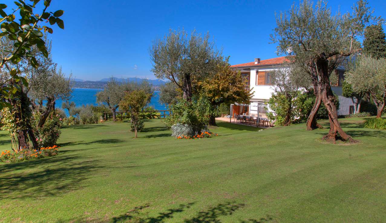 4 bedroom Villa for sale in Sirmione, Lombardy