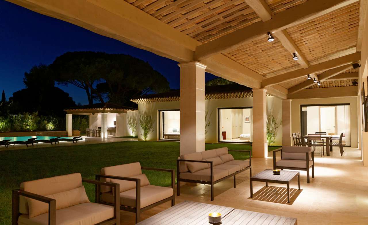 Gorgeous, unique and spacious, this ultra modern 5 bedroom home is ideally