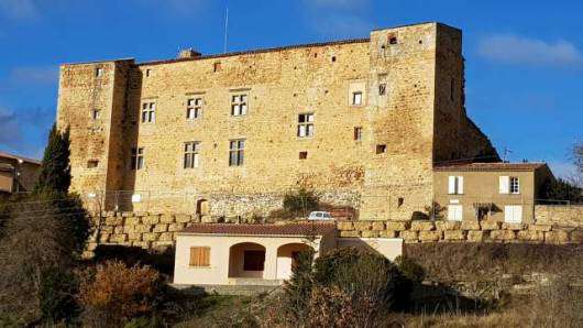 Imposing castle dating back to the Sixteenth Century in the beautiful Catha