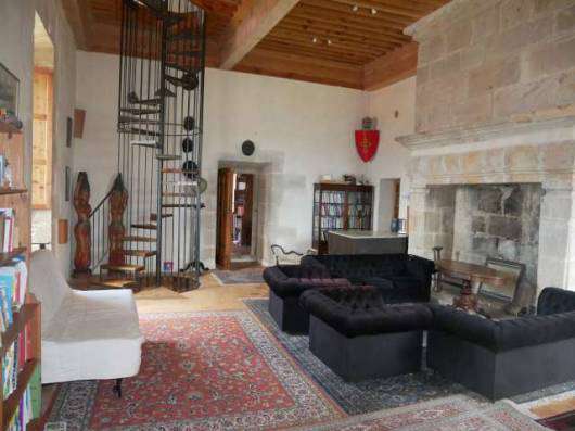 Imposing castle dating back to the Sixteenth Century in the beautiful Catha