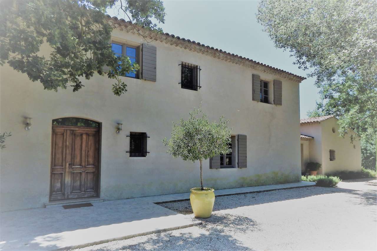 PRICE REDUCED – Perfectly Located in a beautiful Provence countryside setti