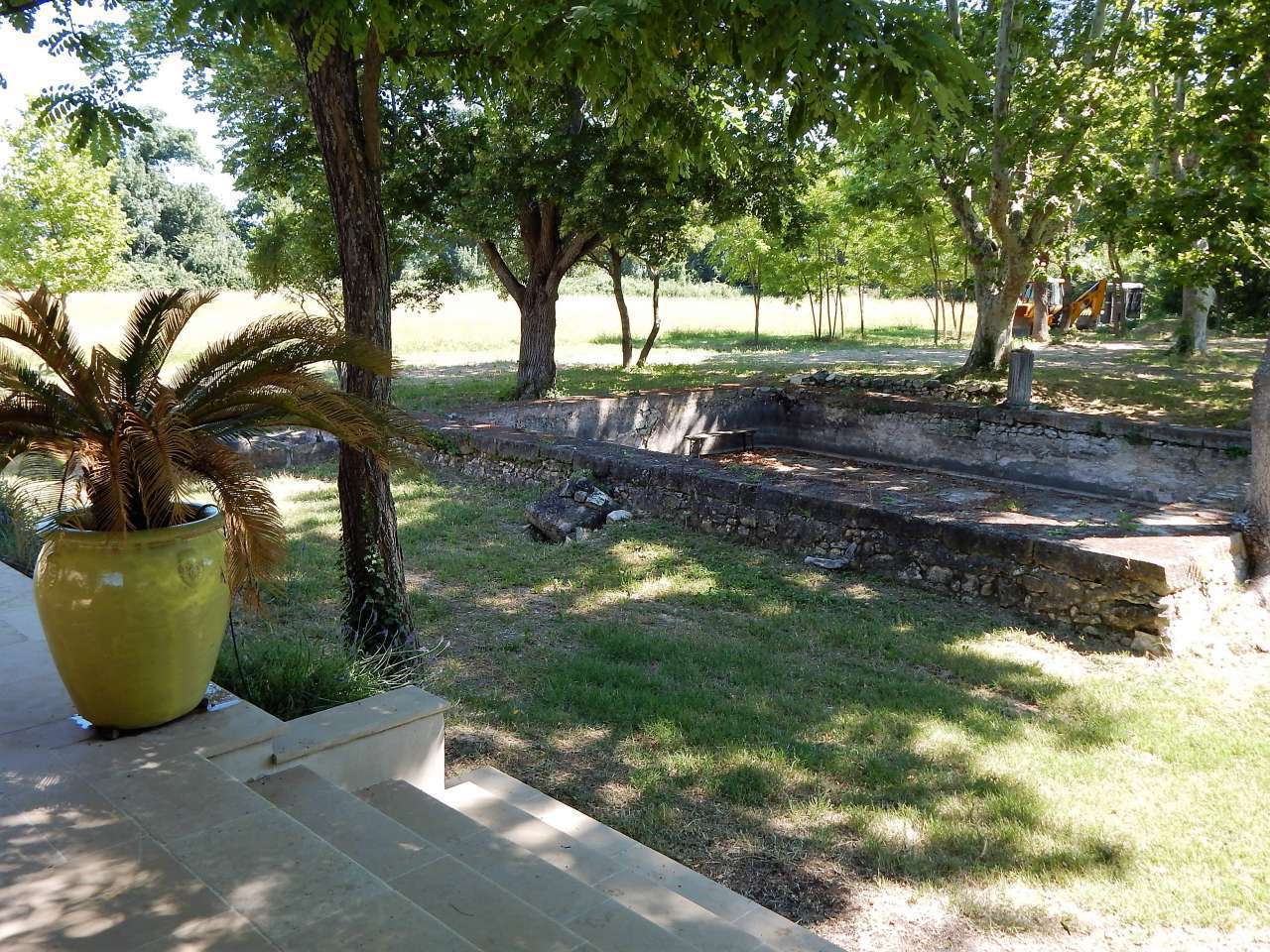 PRICE REDUCED – Perfectly Located in a beautiful Provence countryside setti