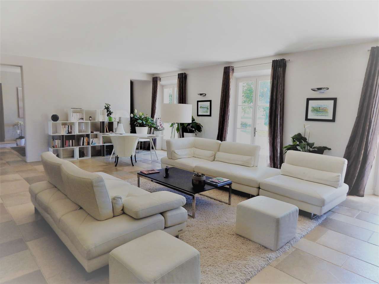 PRICE REDUCED – Perfectly Located in a beautiful Provence countryside setti