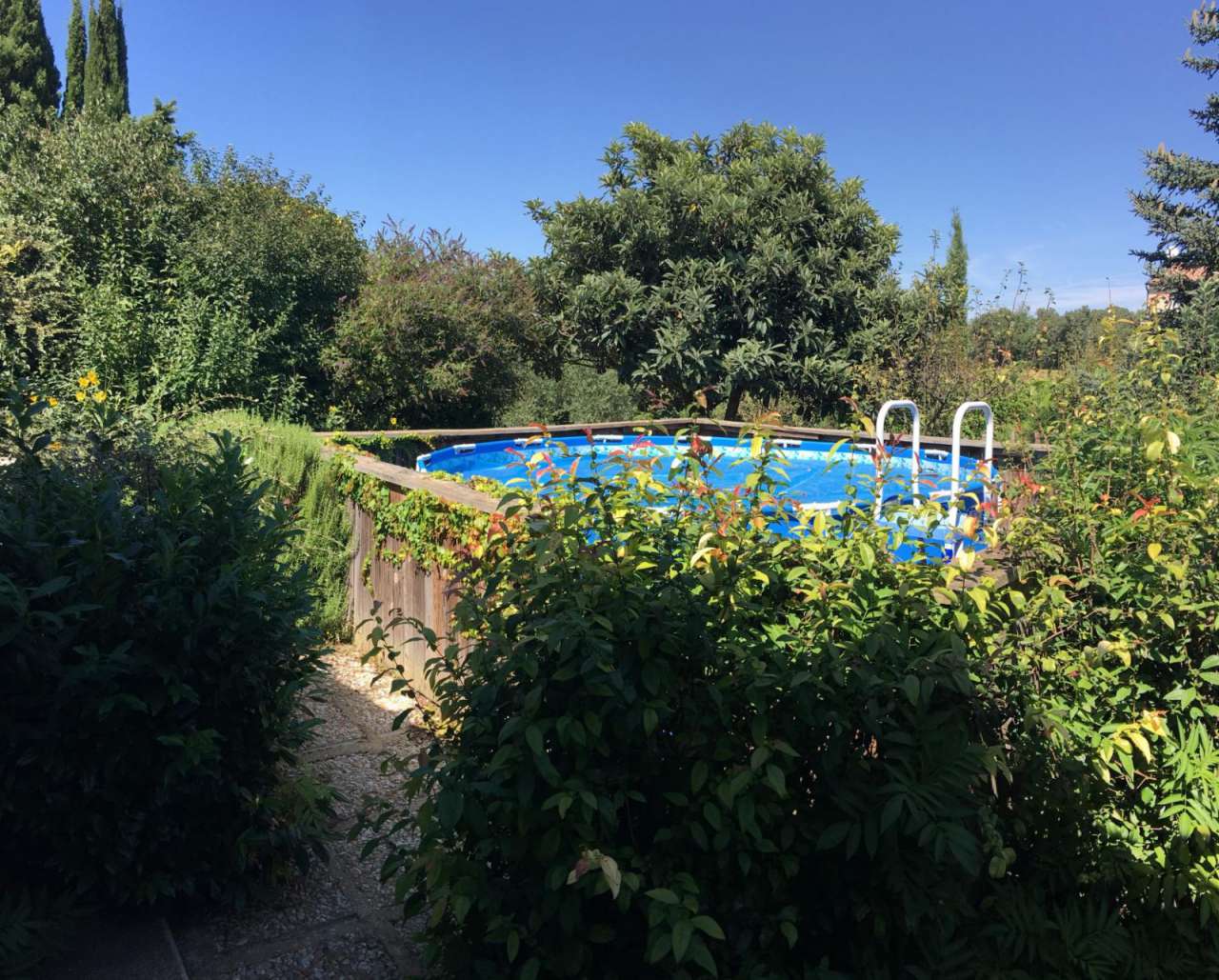 Charming country house with a total living area of 175m2 plus a large works