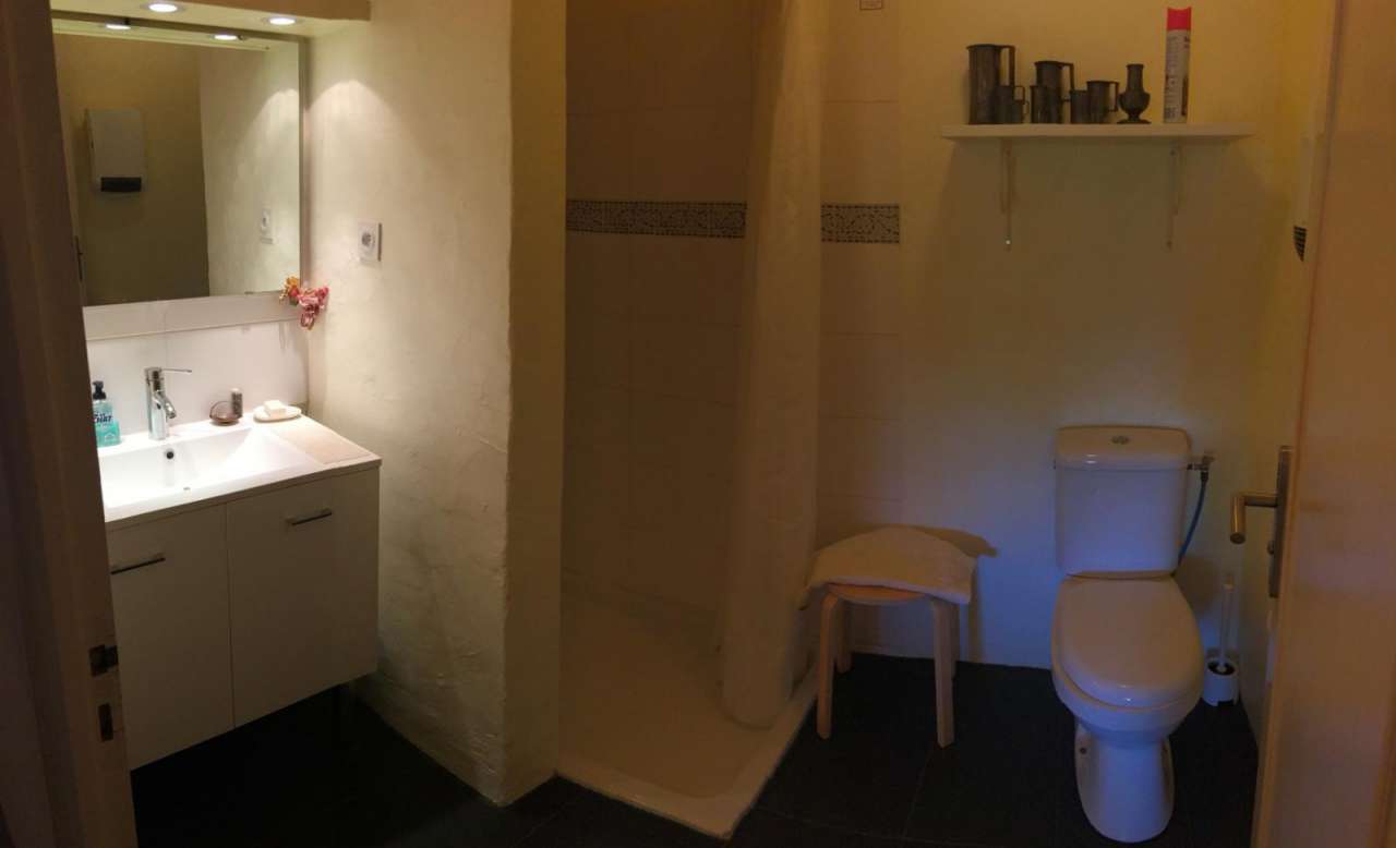 Charming country house with a total living area of 175m2 plus a large works