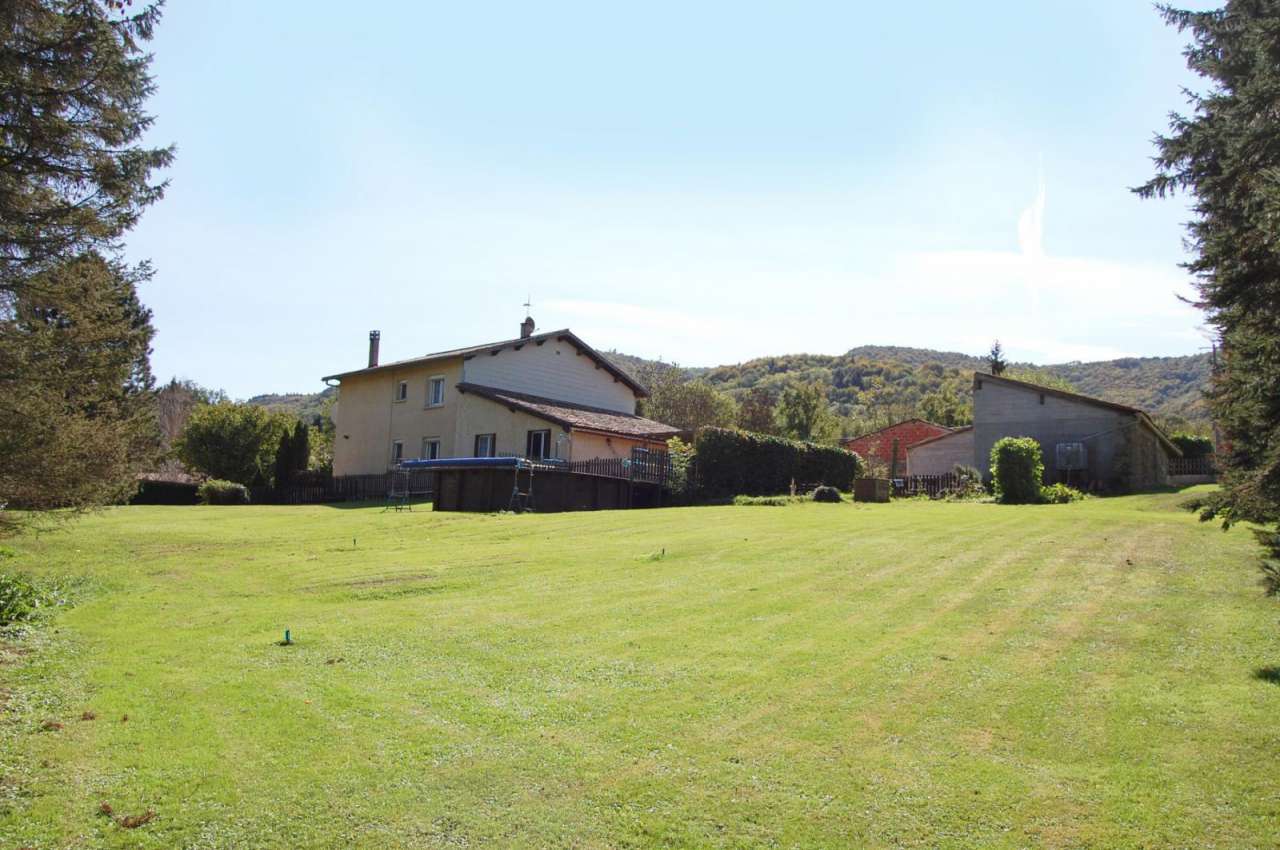 Charming 5 bedroom house located in a peaceful and quiet area in Benaix, se