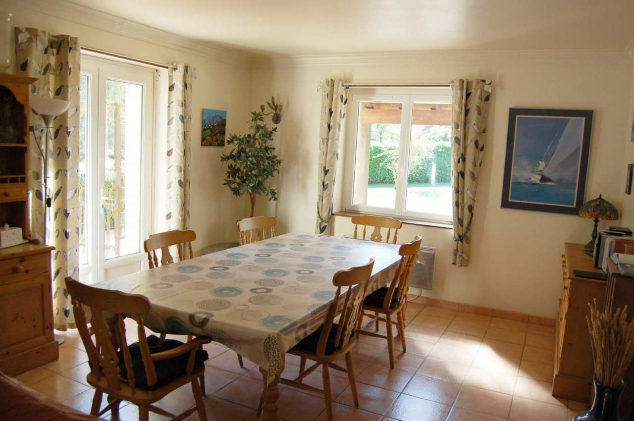 Charming 5 bedroom house located in a peaceful and quiet area in Benaix, se