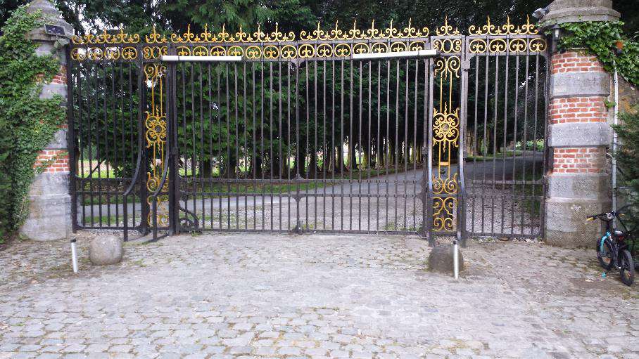 Large French Chateau located close to the Belgian border, with excellent Eu