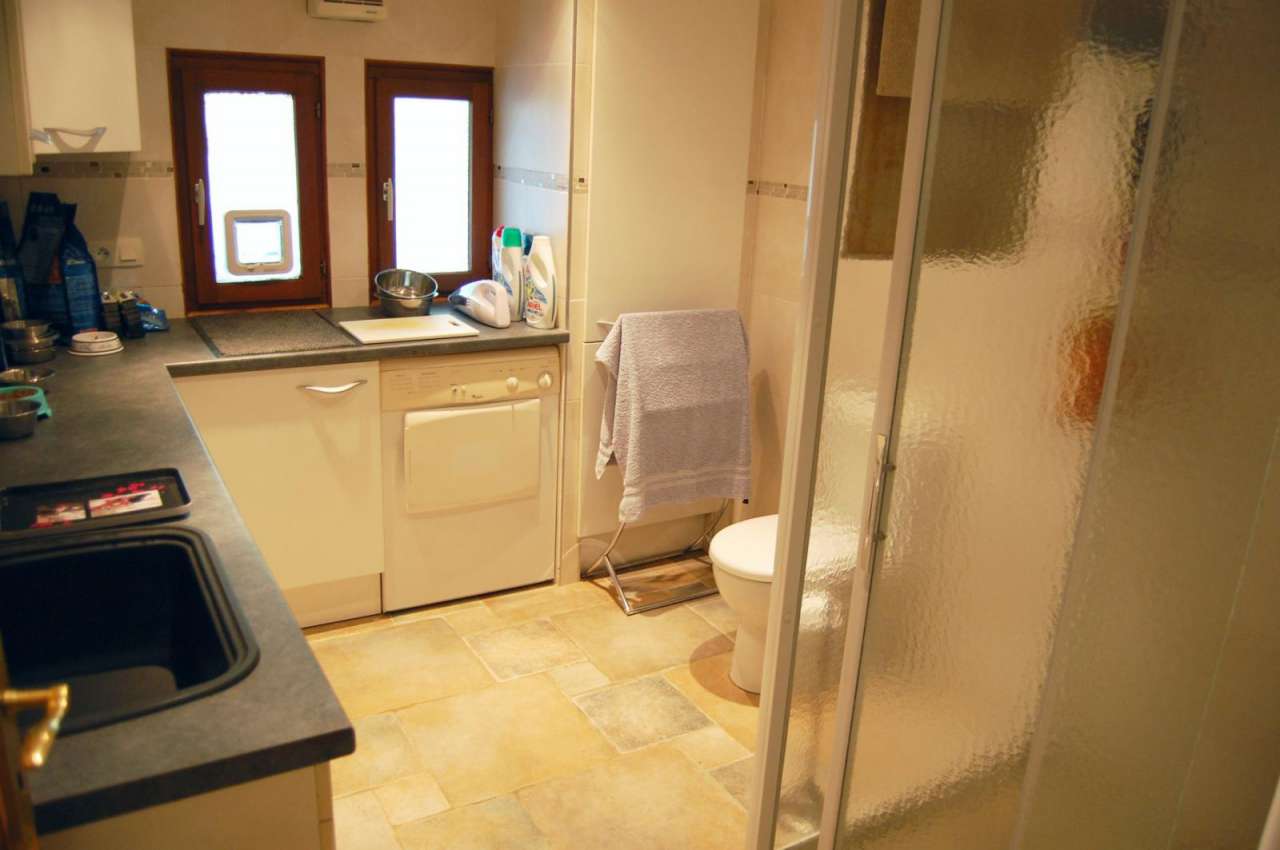 Very nicely appointed 4 bedroom house with a south westerly aspect in 7,000