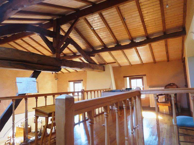 Charming character stone property with 4 bedrooms, full of French artisanal