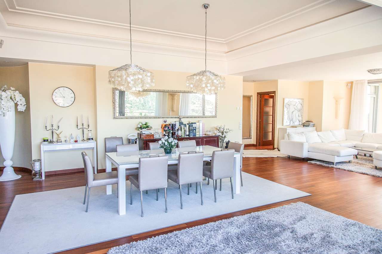 Superb 4 bedroom penthouse apartment which is ideally situated within one o