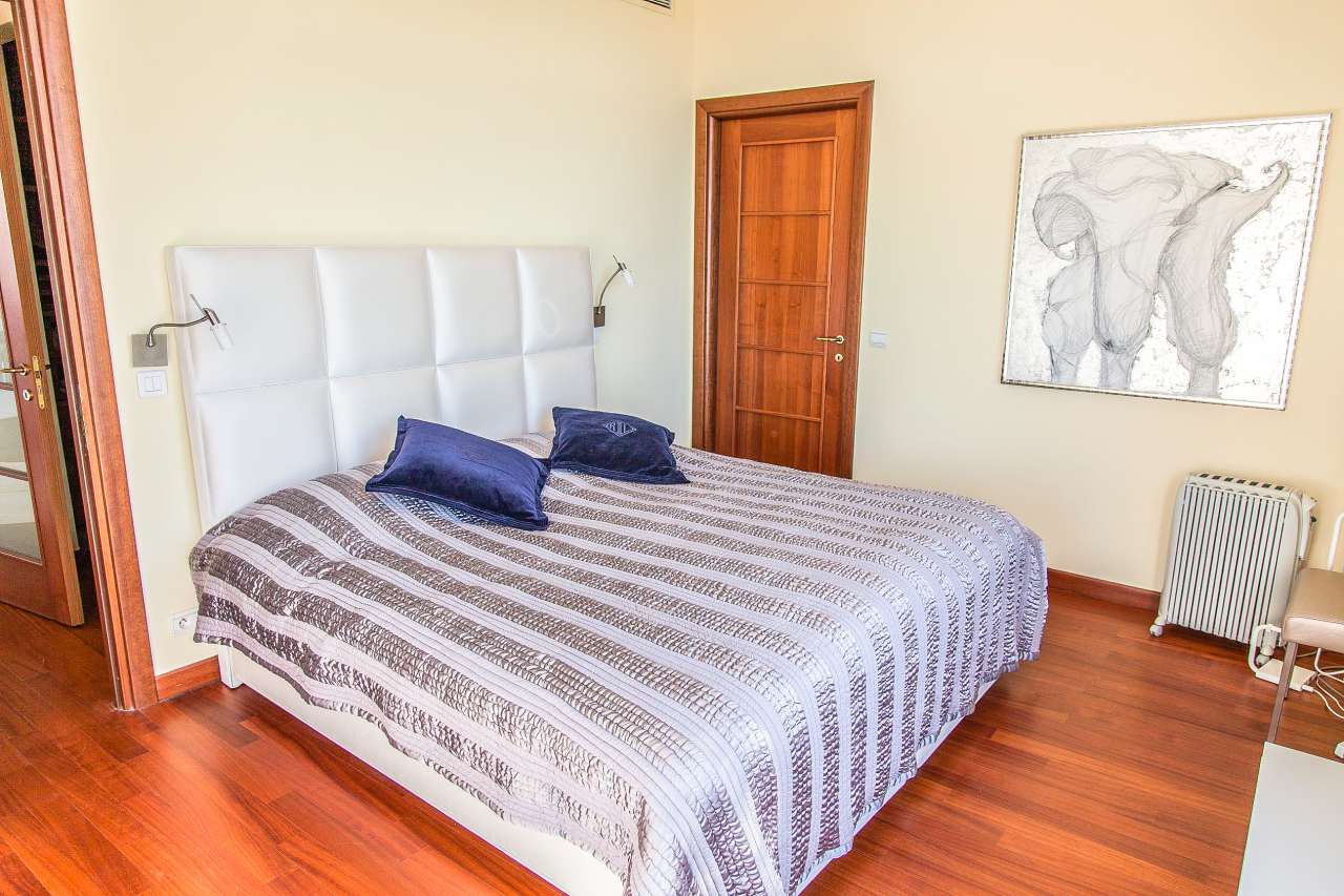 Superb 4 bedroom penthouse apartment which is ideally situated within one o