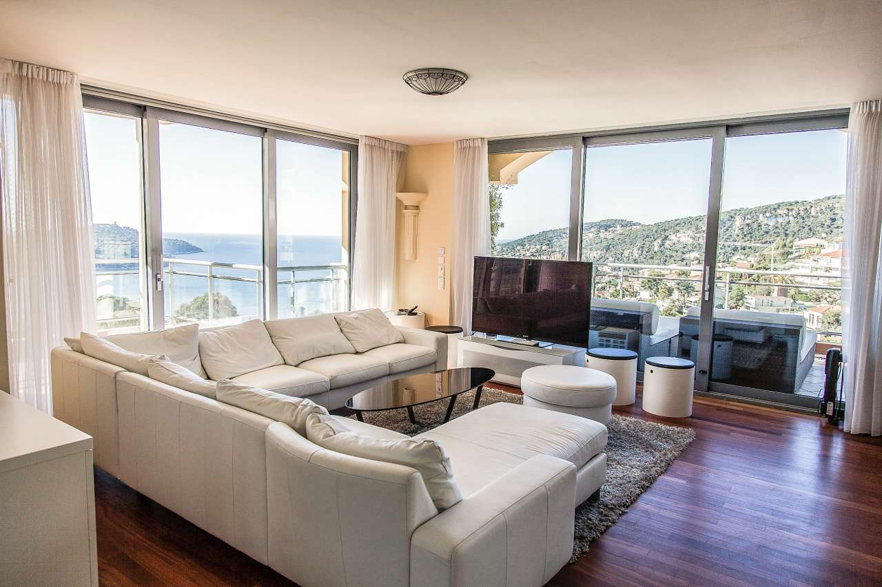 Superb 4 bedroom penthouse apartment which is ideally situated within one o