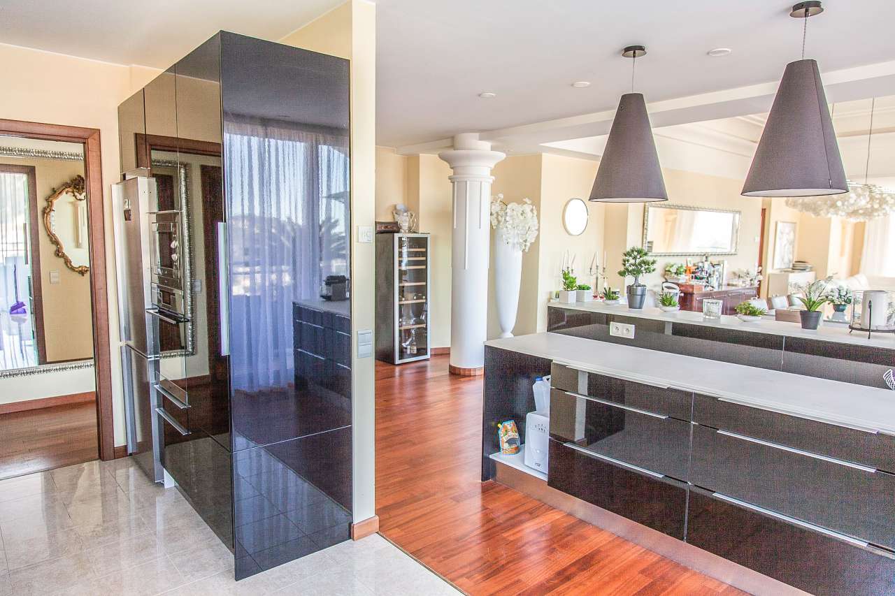 Superb 4 bedroom penthouse apartment which is ideally situated within one o