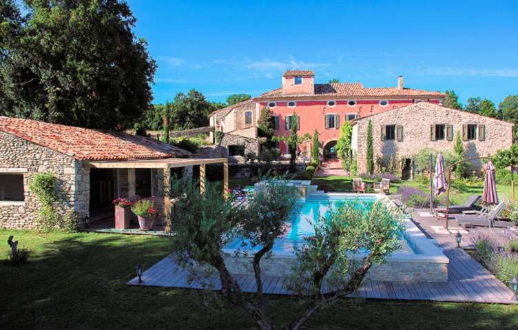 Superb and luxurious character property, set in the heart of 10 hectares of