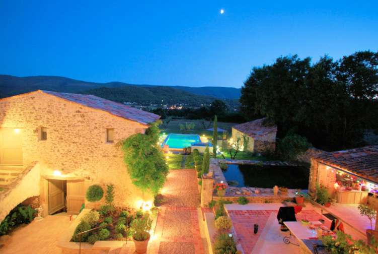 Superb and luxurious character property, set in the heart of 10 hectares of