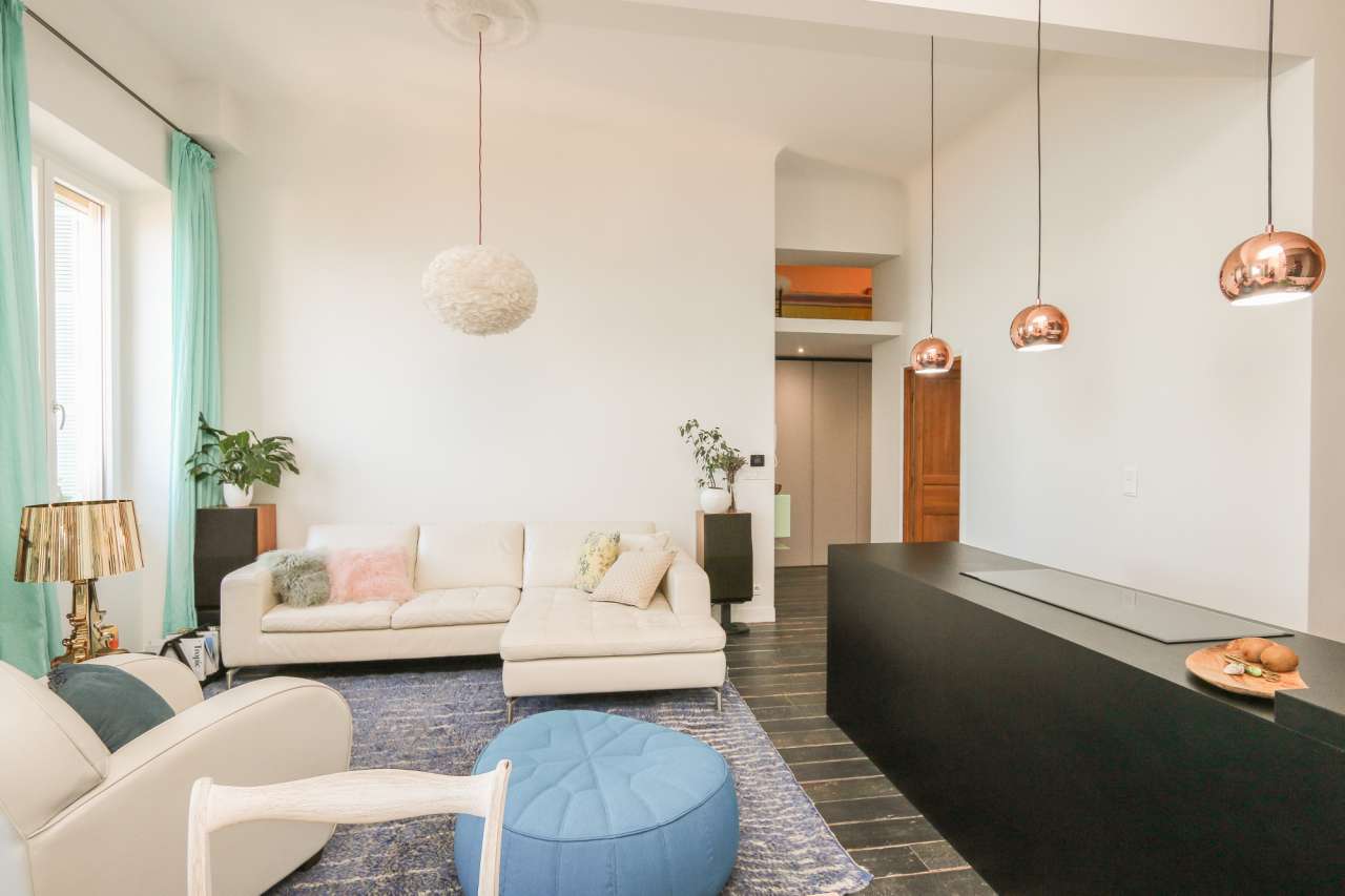 Spacious and beautifully renovated 3 bedroom apartment, with a total living