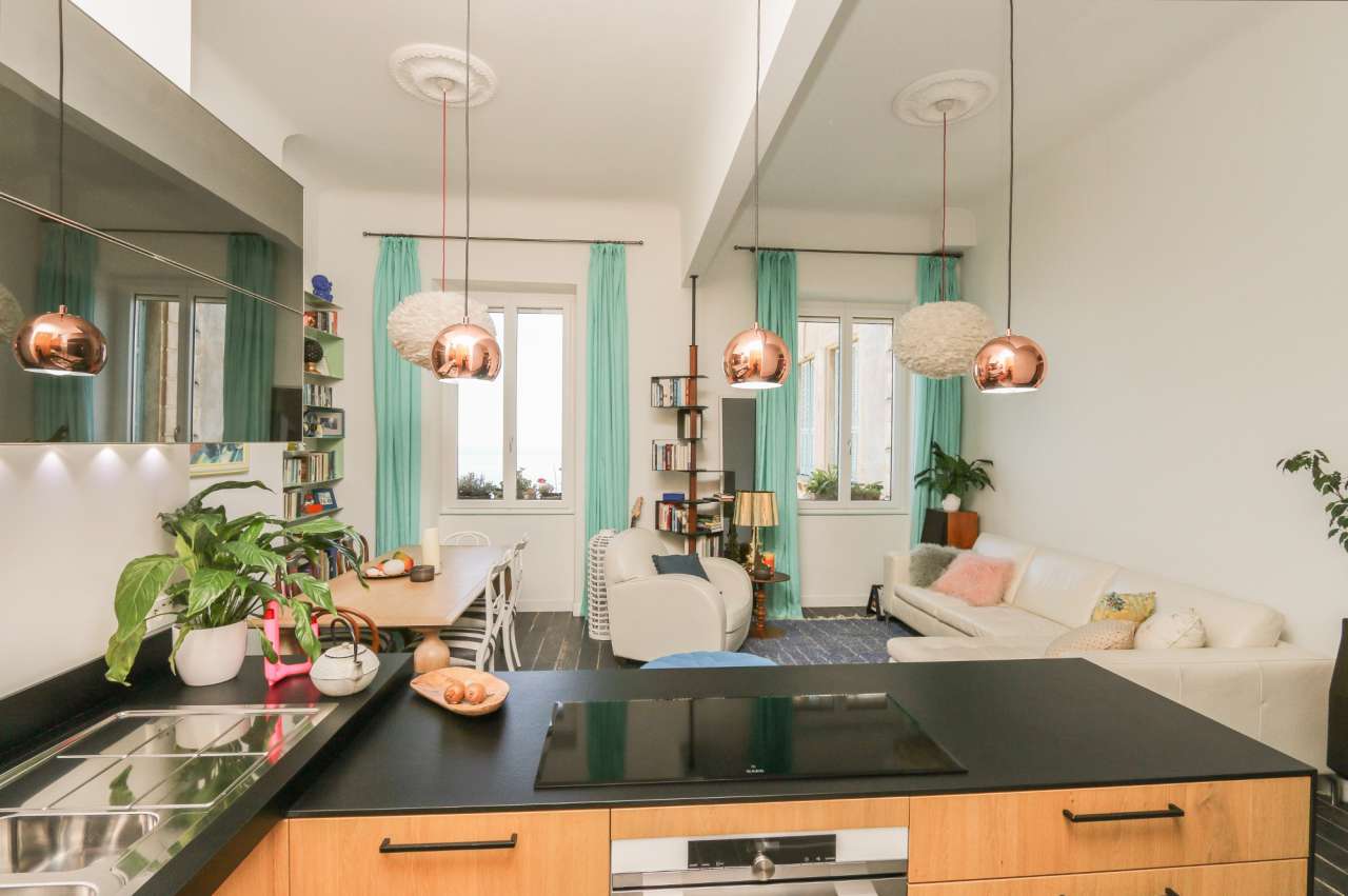 Spacious and beautifully renovated 3 bedroom apartment, with a total living