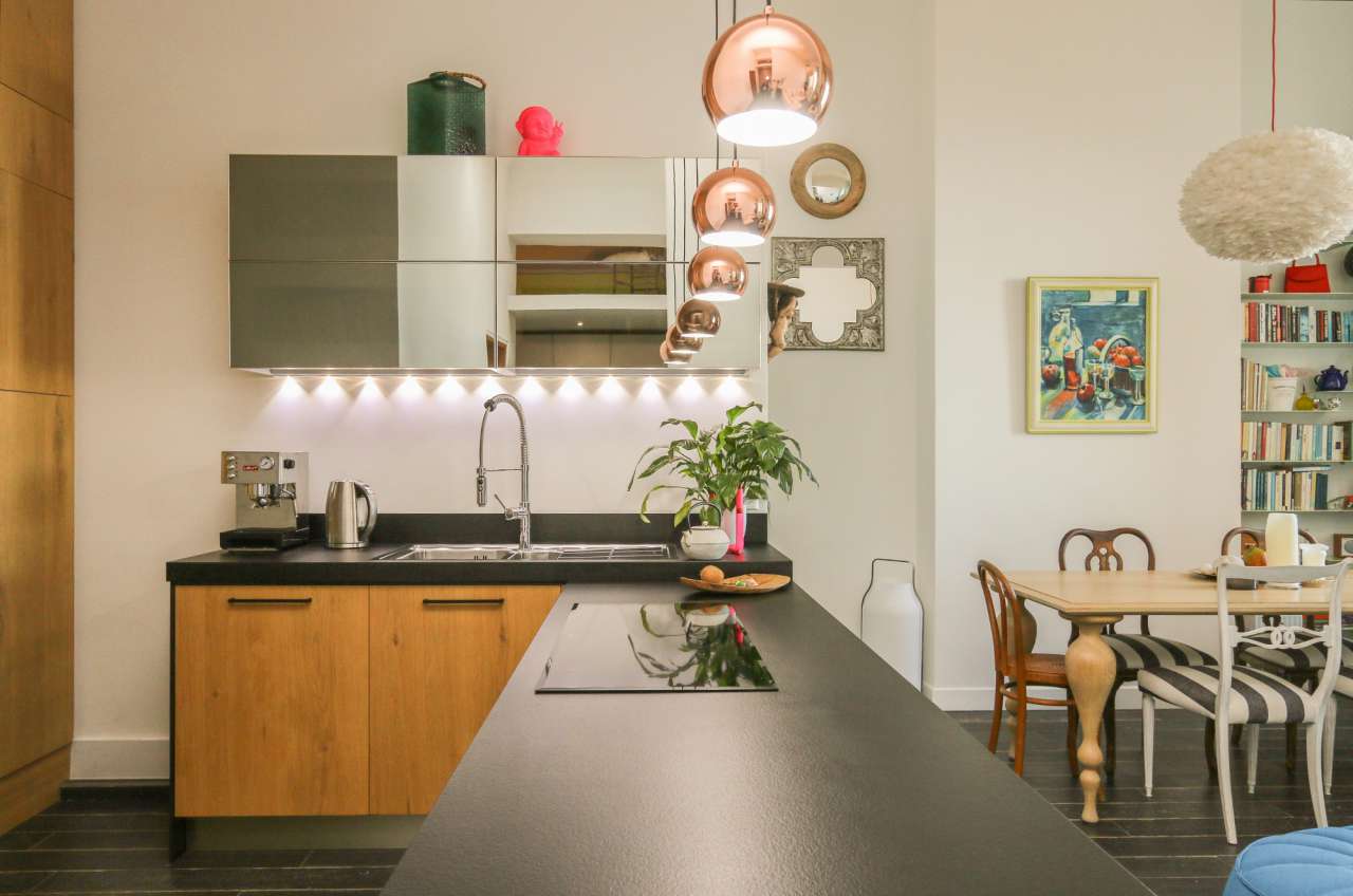 Spacious and beautifully renovated 3 bedroom apartment, with a total living