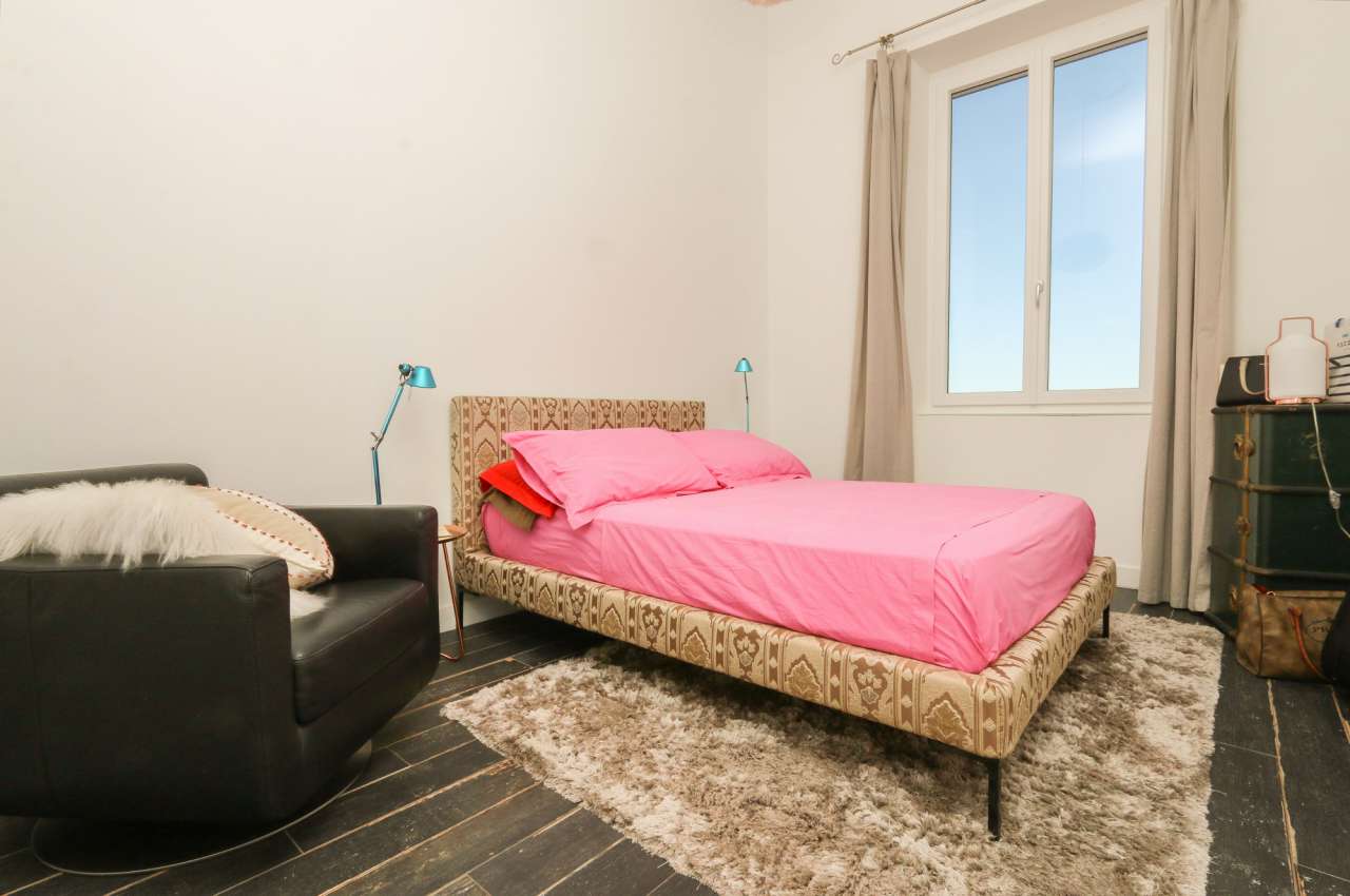 Spacious and beautifully renovated 3 bedroom apartment, with a total living