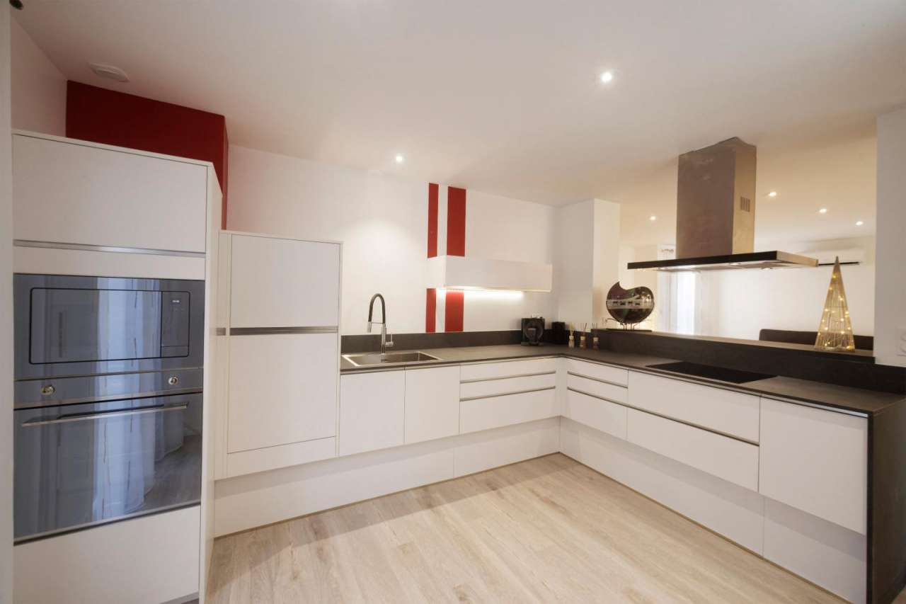 Charming and spacious 4 bedroom house set in over 3 acres of land in the th