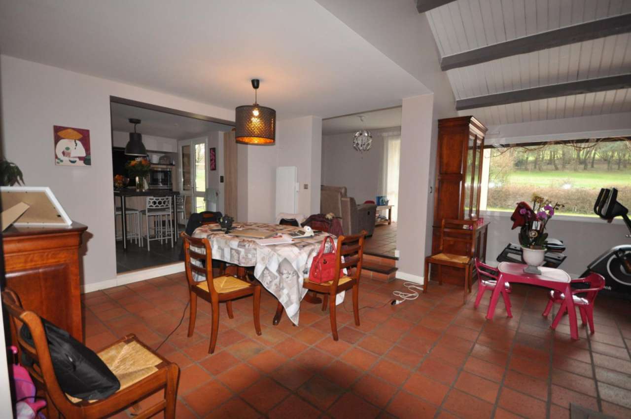 Charming and spacious 4 bedroom house set in over 3 acres of land in the th