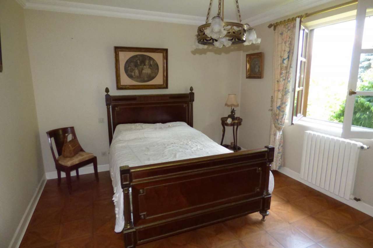 Charming 3 bedroom home ideally located in a quiet countryside setting in F