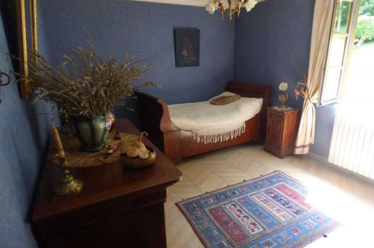 Charming 3 bedroom home ideally located in a quiet countryside setting in F