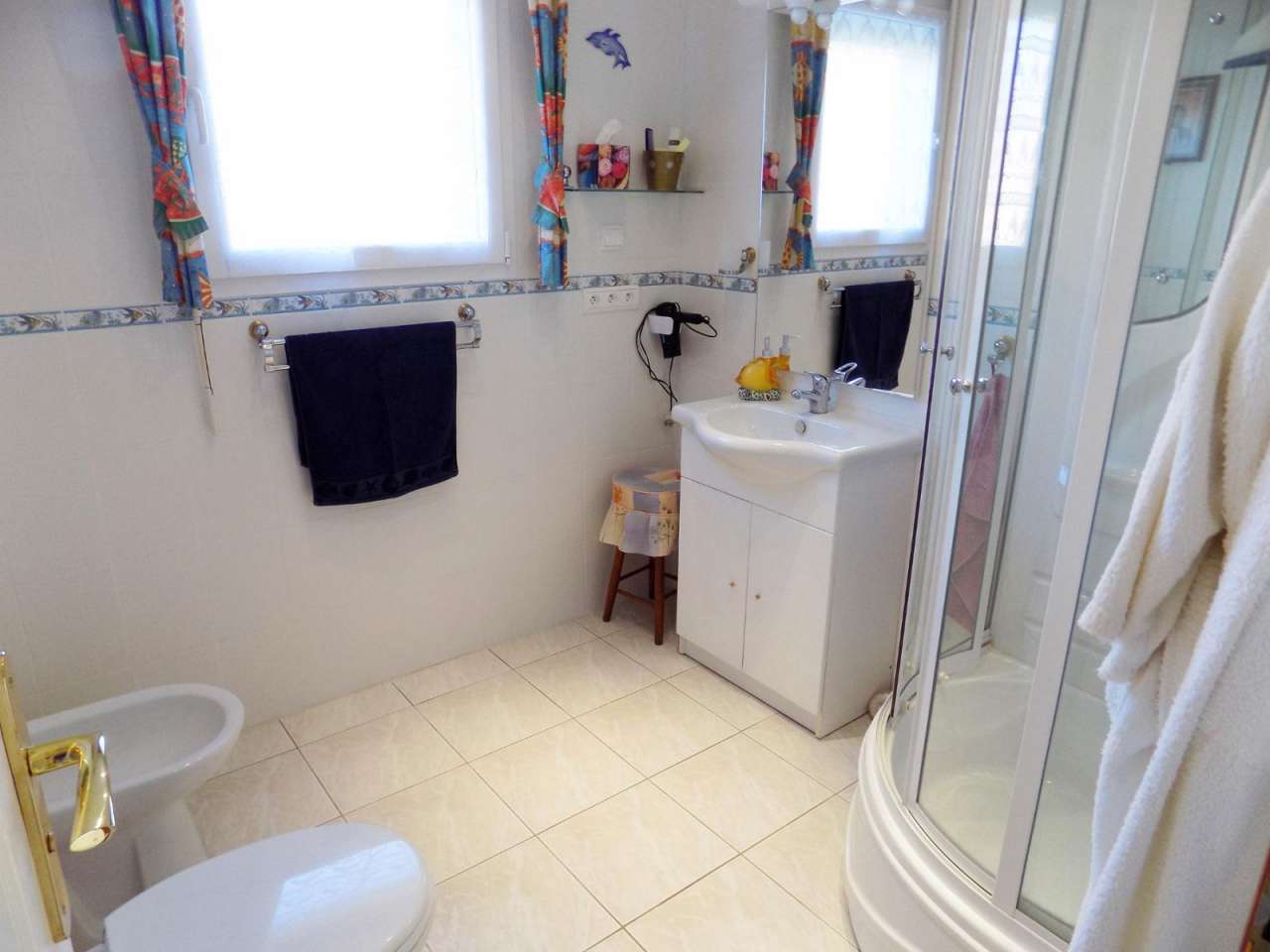 Superb 3 bedroom home with a total spacious living area of 156m2, set withi