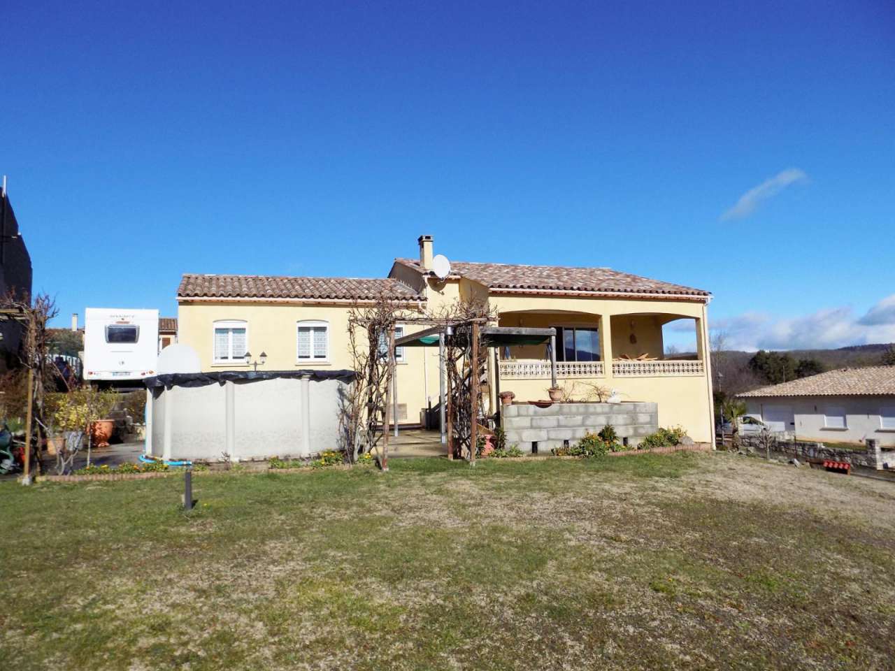 Superb 3 bedroom home with a total spacious living area of 156m2, set withi