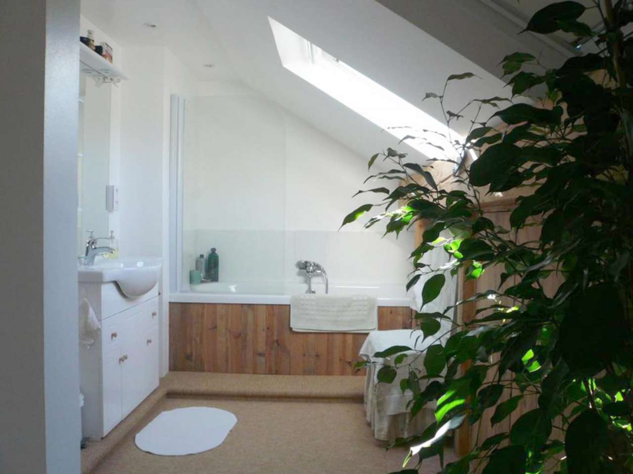 Grand and spacious house which is full of character and charm, with a total