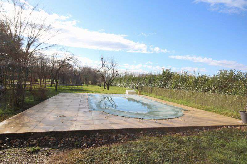 Excellent Bed and Breakfast property with income opportunities, including 3