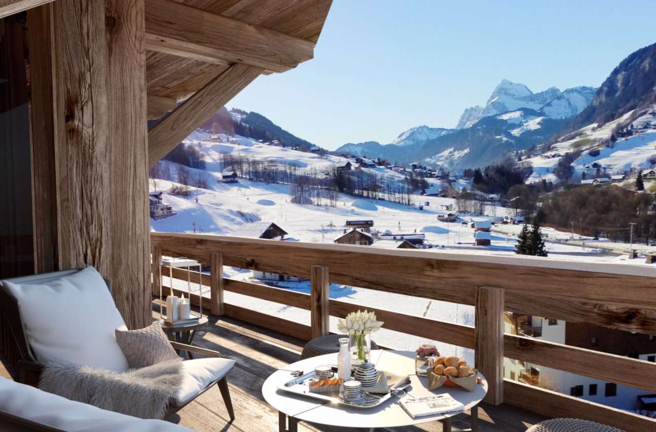 Beautifully presented 2 bedroom apartment with a total living area of 82m2,