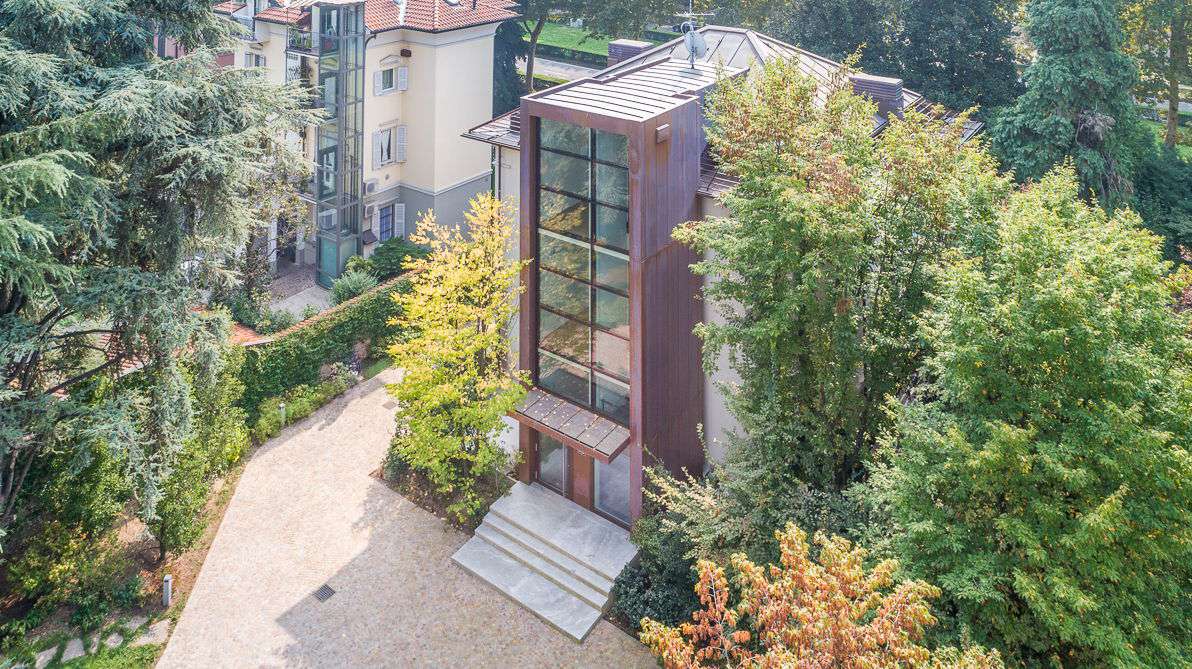 Immaculate 11 bedroom Villa for sale in Monza, Lombardy