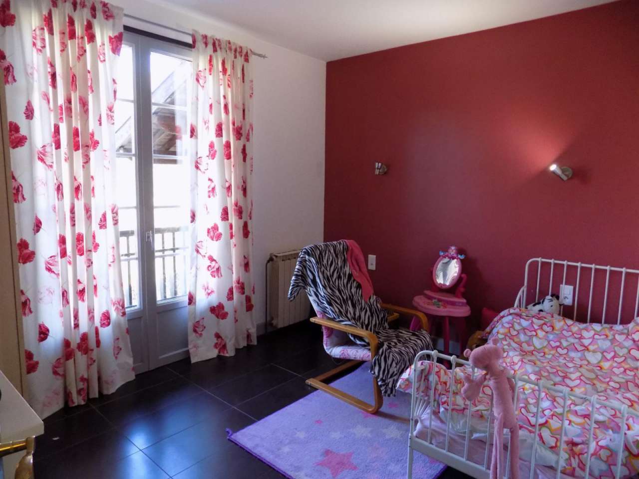 Very spacious family home with a total living area of 170m2, ideally set in