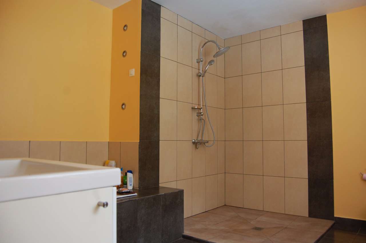 Very spacious family home with a total living area of 170m2, ideally set in