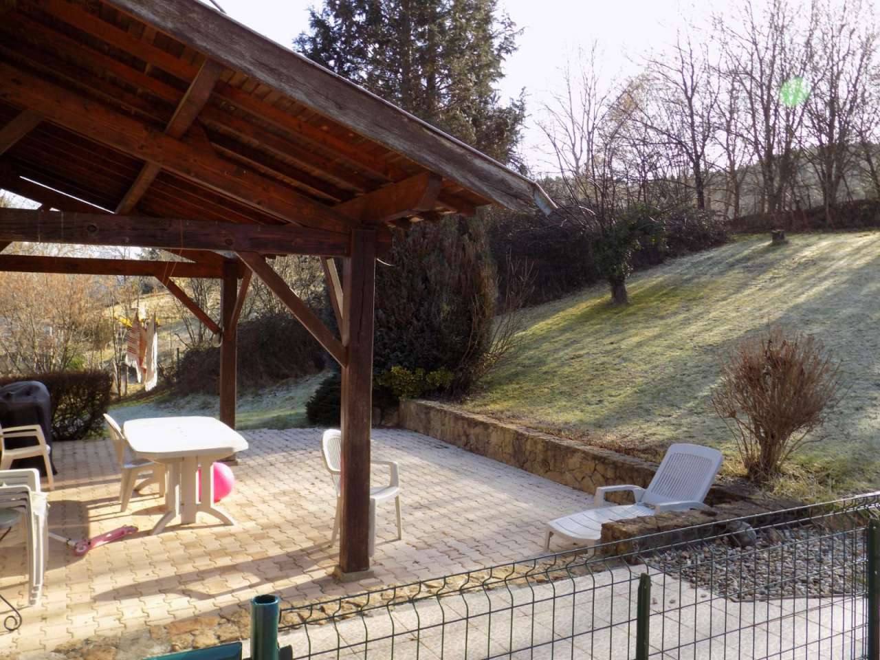 Very spacious family home with a total living area of 170m2, ideally set in