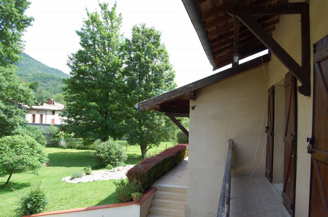 Very spacious family home with a total living area of 170m2, ideally set in