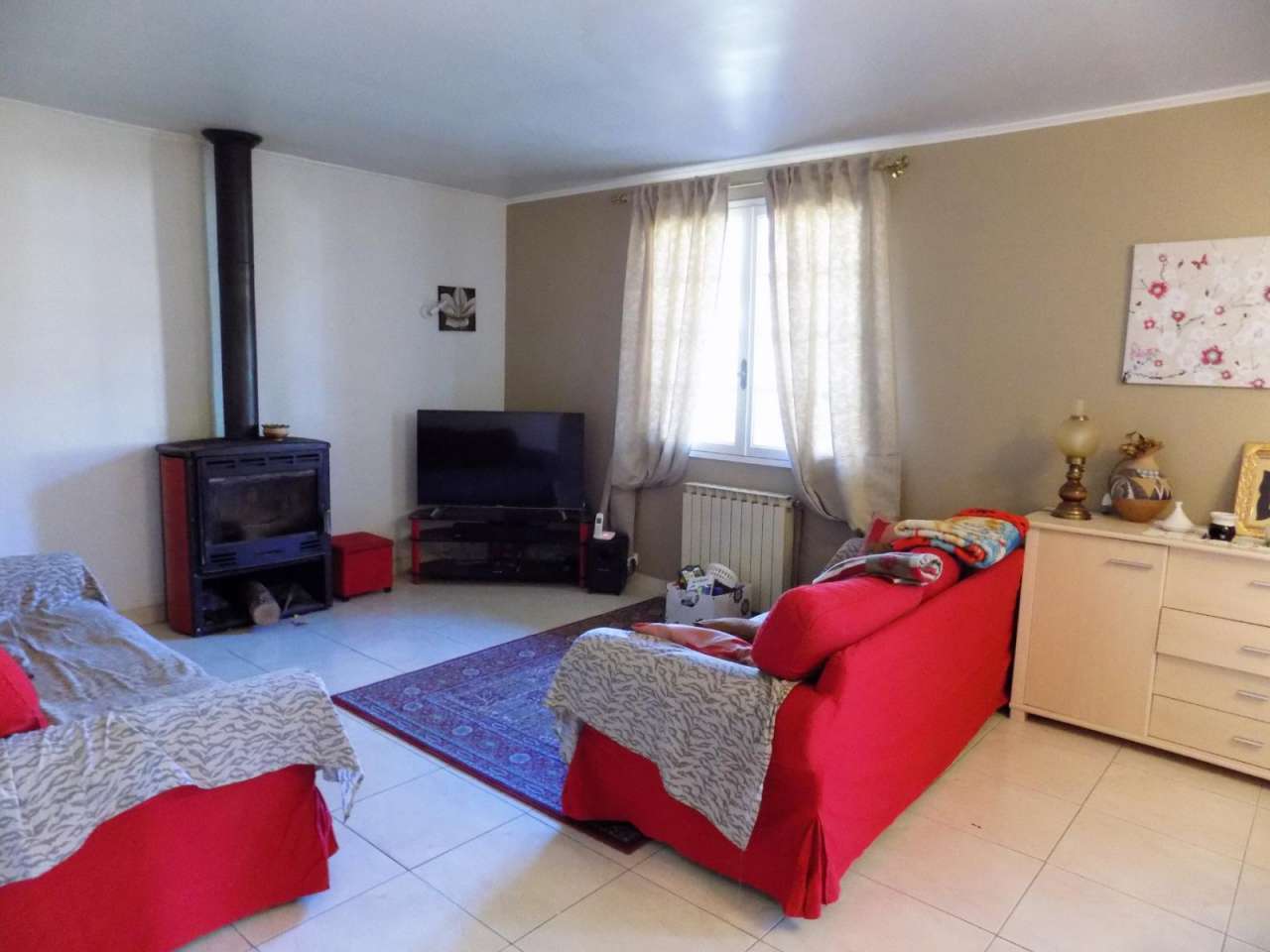 Very spacious family home with a total living area of 170m2, ideally set in