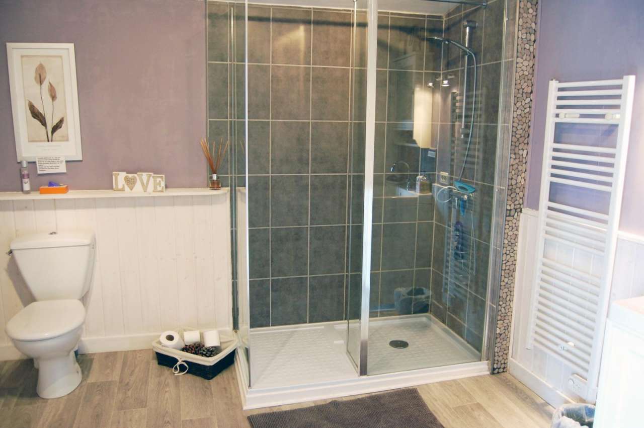 Charming and spacious 6 bedroom former winemaker's house with a totla livin