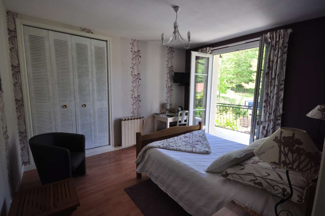 Beautifully presented 4 bedroom home which is ideally nestled right in the