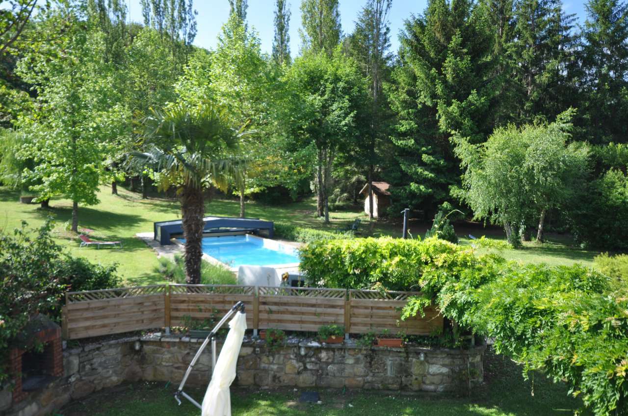 Beautifully presented 4 bedroom home which is ideally nestled right in the