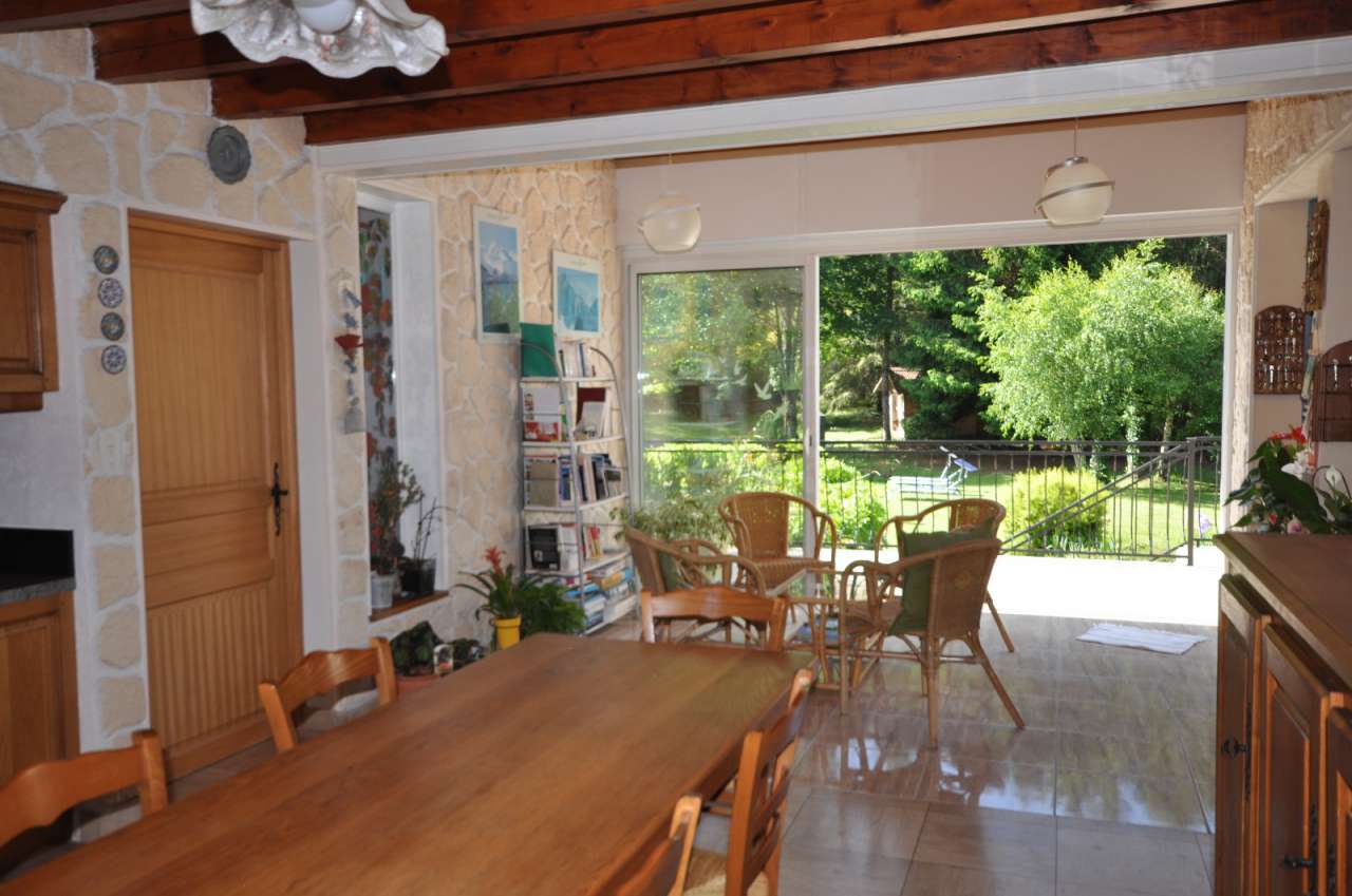 Beautifully presented 4 bedroom home which is ideally nestled right in the