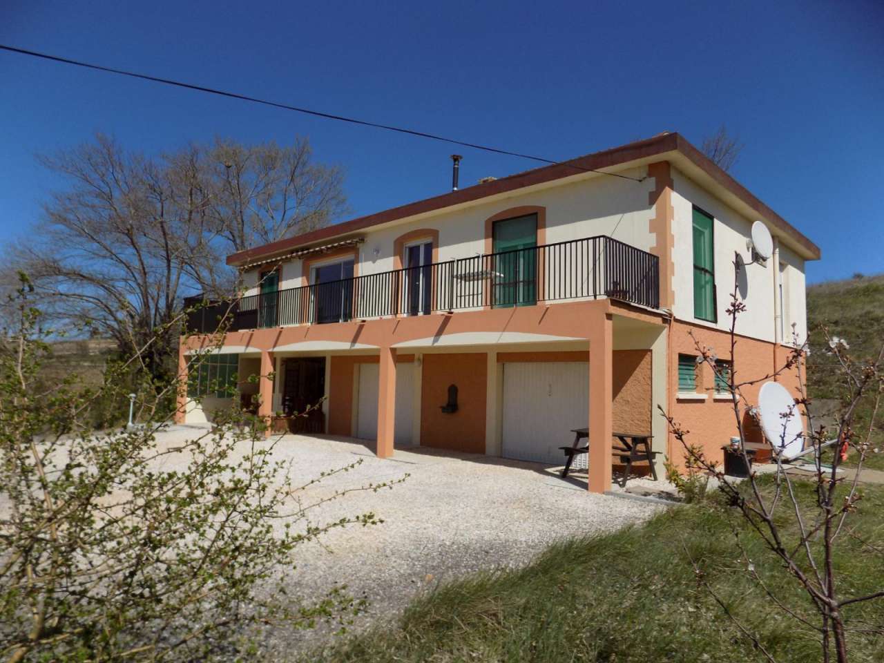 Fabulous 4 bedroom detached house ideally situated within a quiet setting j