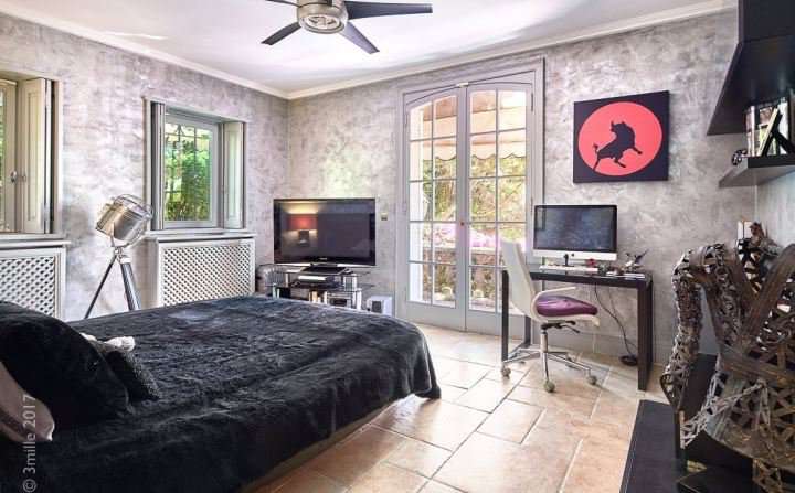 Immaculate and entirely renovated 6 bedroom luxurious villa, with a vast an