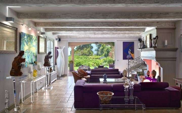 Immaculate and entirely renovated 6 bedroom luxurious villa, with a vast an