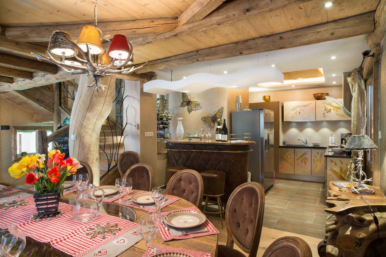 Superb 6 bedroom ski chalet with a vast total living area of 336m2, ideally