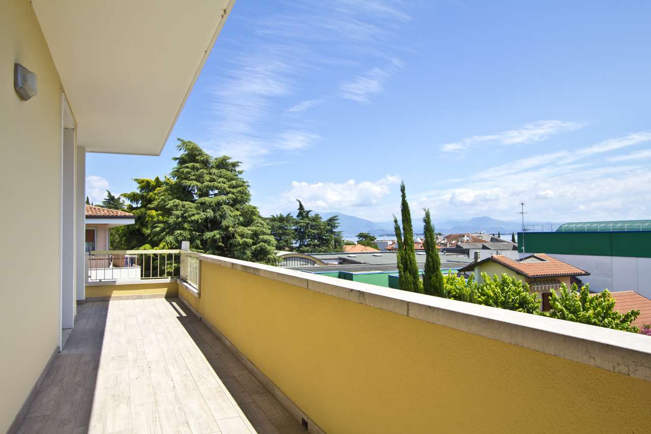 Renovated 2 bedroom Apartment for sale in Desenzano del Garda, Lombardy
